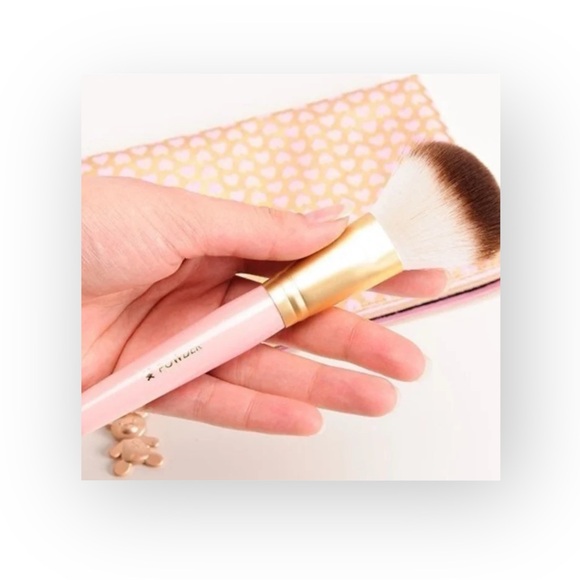 Deadstock: new Too Faced 𖠌 Teddy Bear Hair Powder Makeup Brush 𖠌 Blush Pink 𖠌 - Picture 14 of 16